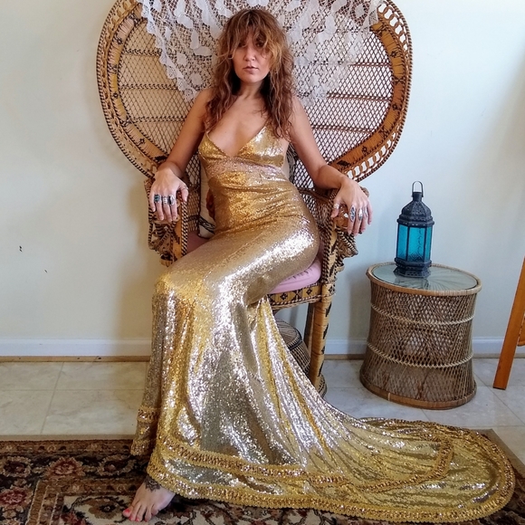 Liquid gold 90s sequin gown with train - Picture 6 of 6